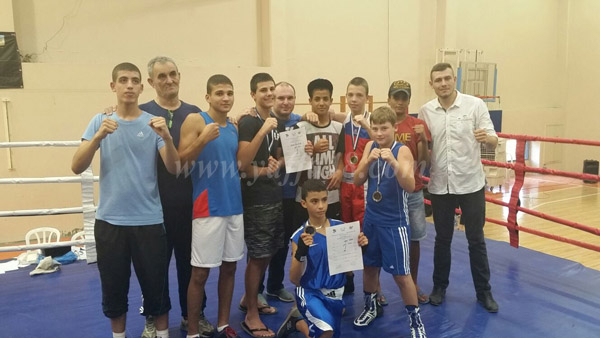 بالصور: الطفل صافي شعبان من اللد يفوز ببطولة الملاكمة لوزن (38 كيلو) 